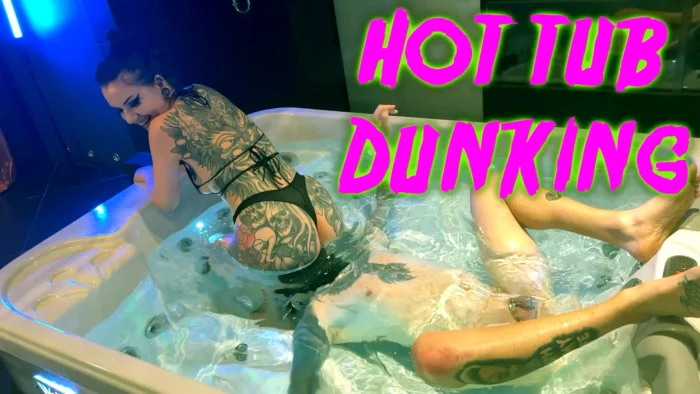 Hot Tub Dunking Breathplay With Mazmorbid - DEMONESS LUNA - MP4