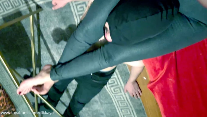 I Strangle You With My Leg - GODDESS DLKKAYA / DILEK KAYA - MP4