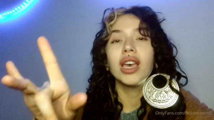 There's No Spark, No Chemistry - Nothing - I Don't Even Get Wet For You - DIOSA MORELLI / FEDORA MORELLI FETISH QUEEN - MP4