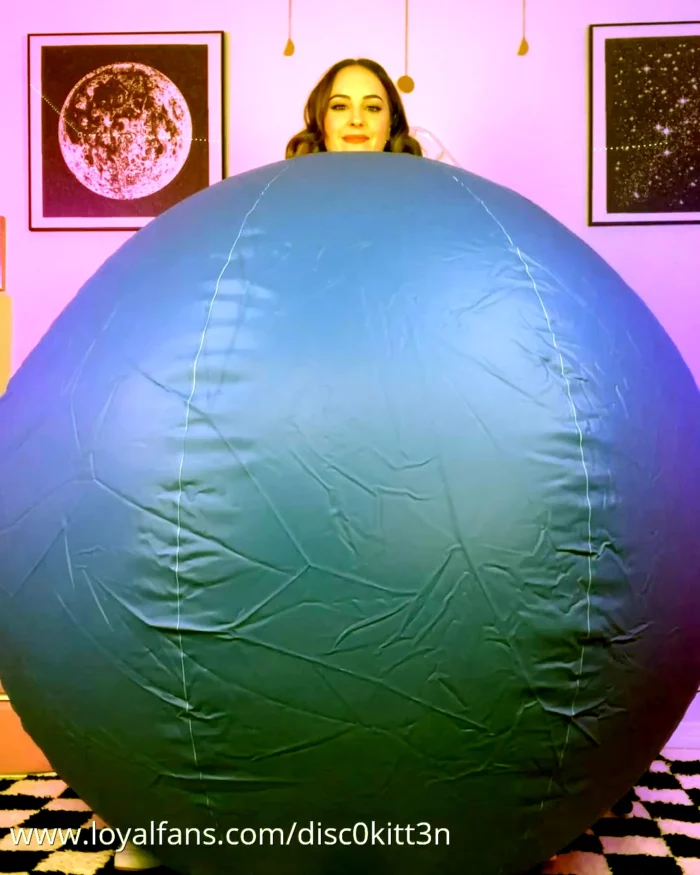 New And Improved Blueberry Suit! - DISCO KITTEN - MP4