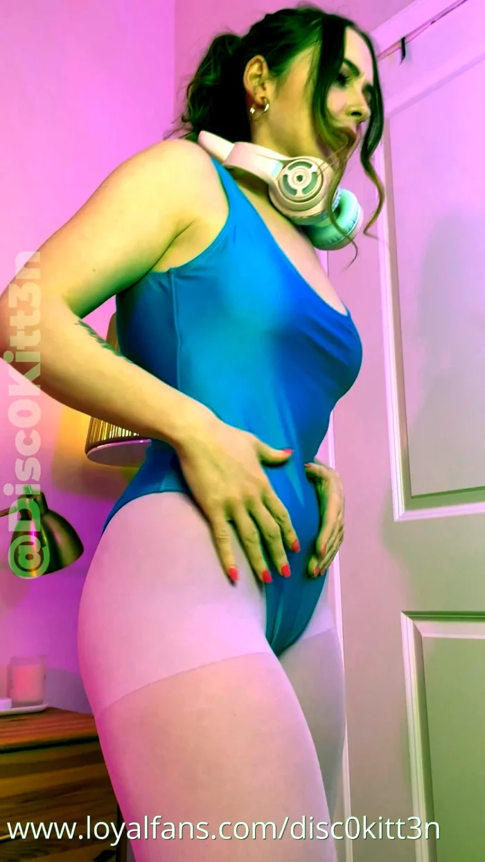 Ouija Board Pregnant Curse! - DISCO KITTEN - MP4