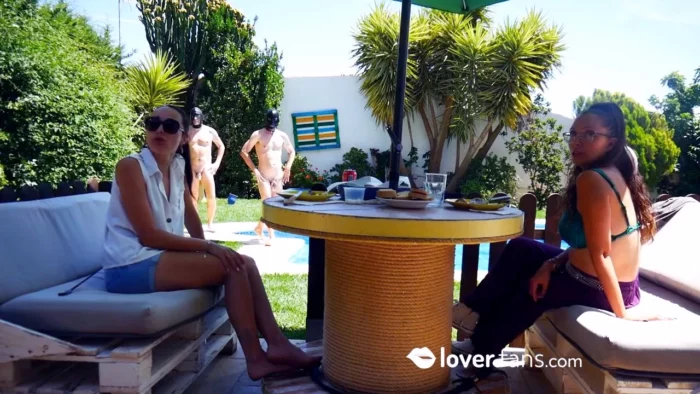 Isis And Ghalia Eating On A Normal Day - DOMINA GHALIA / MISTRESS GHALIA CASERO - MP4