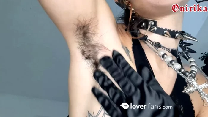 I Feel It's Time To Give You A Very Hairy Gift - DOMINATRIX ONIRIKA / DOMINA ONI HANNYA - MP4