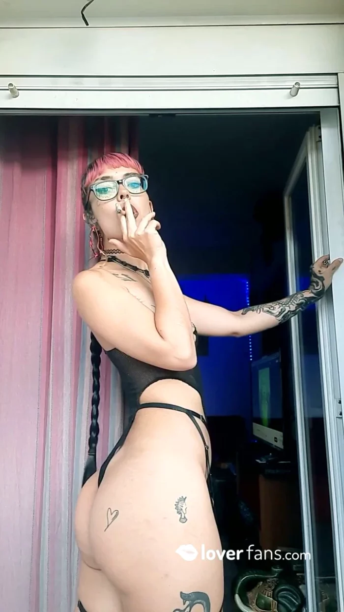 My Smoke Is Almost As Divine As My Presence And You Know It - DOMINATRIX ONIRIKA / DOMINA ONI HANNYA - MP4
