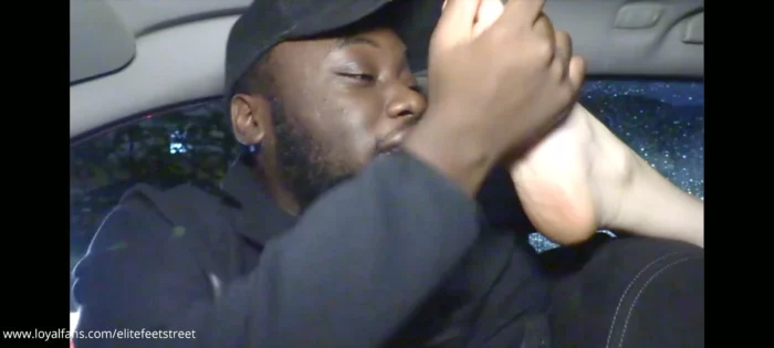 Stranded! Foot Queens Dropped Home By Foot Fetish Cabbie - ELITEFEETSTREET - MP4