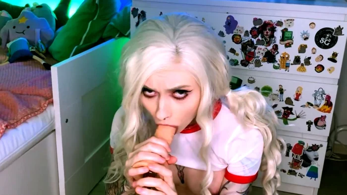 Tinder Girl Fucks For A New Iphone - EVA BARBIE / PORN COSPLAY / BARBIE LEE - MP4