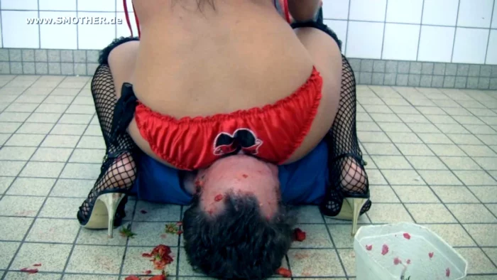 Sexy Jasmina - Strawberry Ass - FACESITTINGGIRLS - MP4