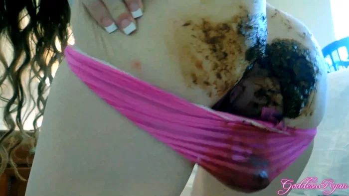 Laundry Panty Accident - GODDESS RYAN SCAT - MP4