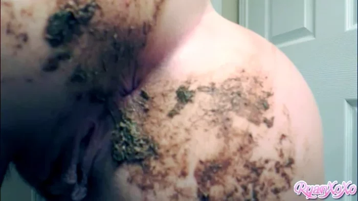 Smeared Poo Ass - Clean It! - GODDESS RYAN SCAT - MP4