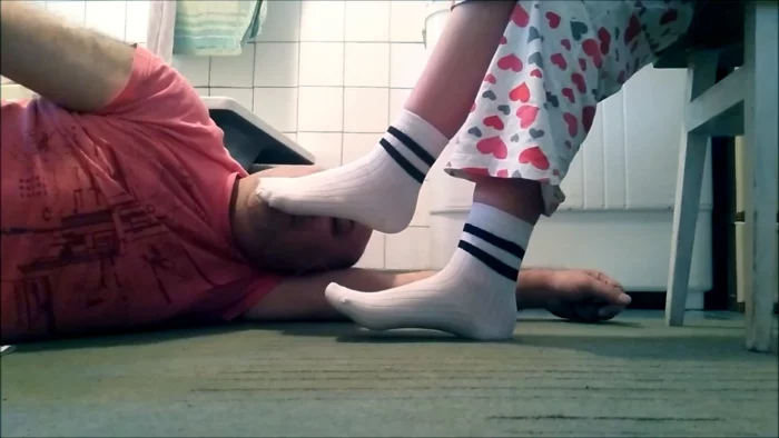 Socks Worship. Vol 19 - GODDESS LINA - MP4