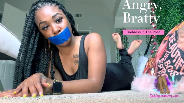 Angry Bratty Goddess In The Pose - GODDESS MIMI FEET - MP4