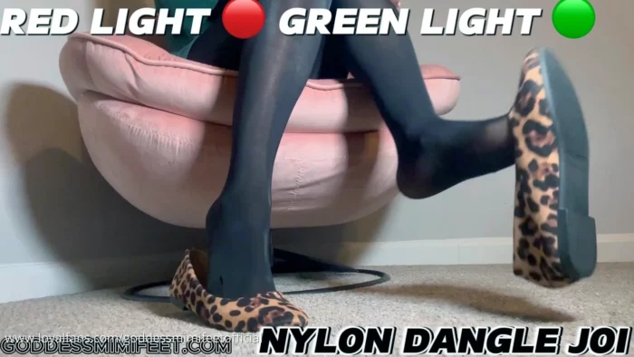 Red Light-Green Light Nylon Dangle JOI - GODDESS MIMI FEET - MP4