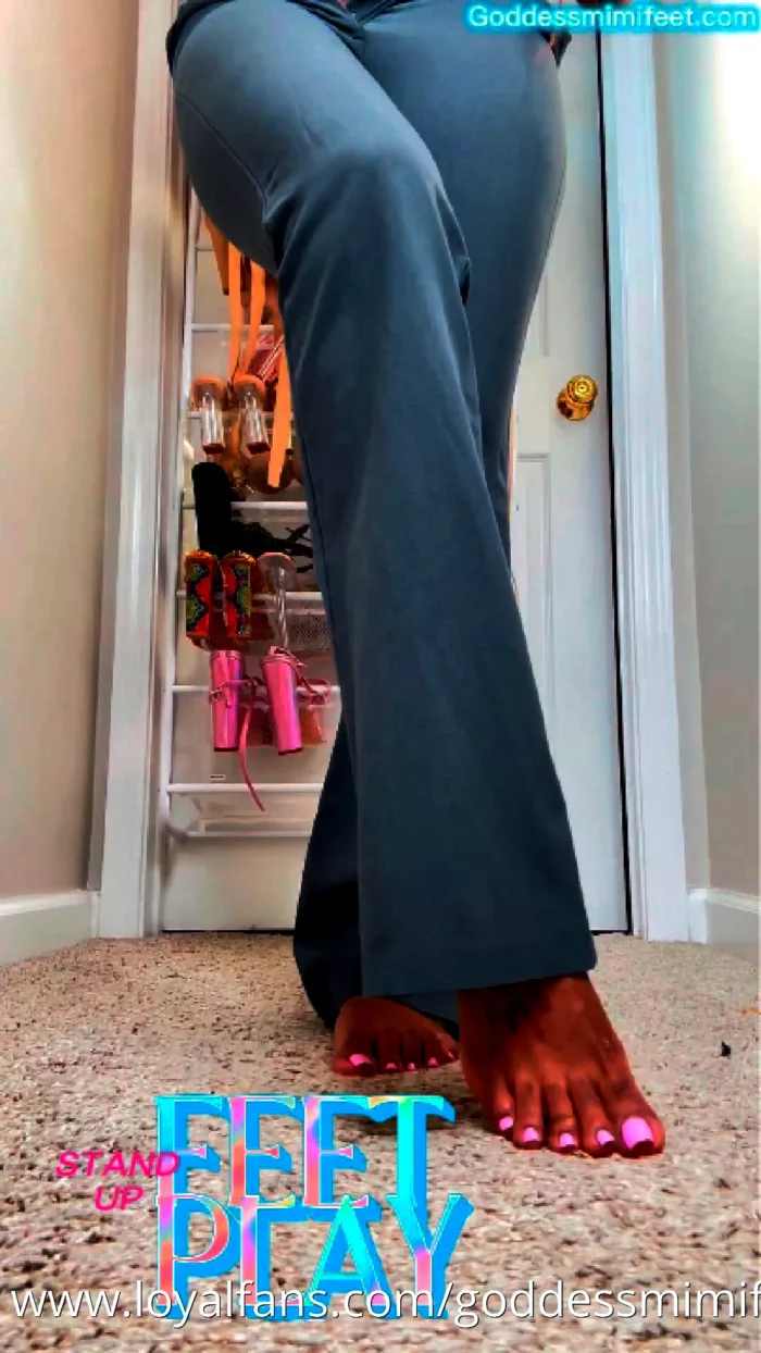 Stand Up Feet Play - GODDESS MIMI FEET - MP4
