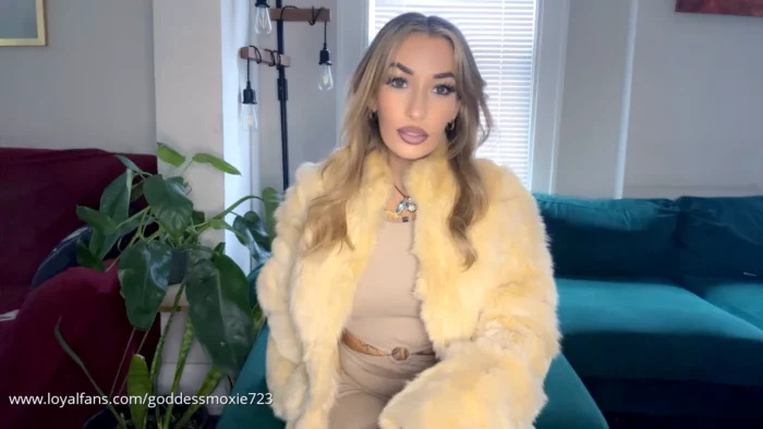 A Vision In Fur - GODDESS MOXIE - MP4