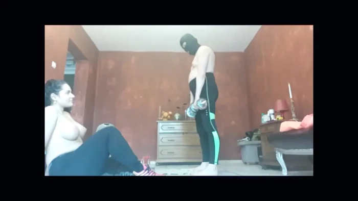 Workout And Shitting In The Gym - GODDESS ZALEYA SCAT - MP4