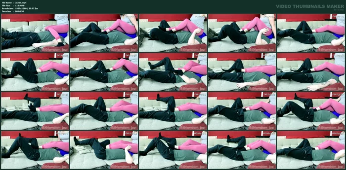 Amateur Facesitting And Ballbusting In Socks And Leggins - JOZI - MP4