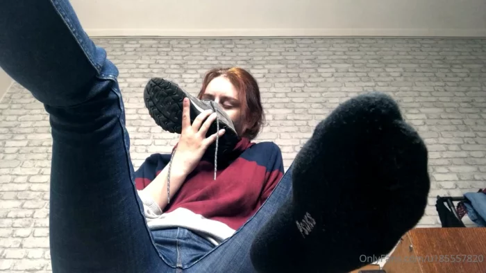 I Can't Wait To Share With You The Spicy Aroma Of My Sweaty Feet! - KATHRYNNE FEET GODDESS / MISS KATRIN - MP4