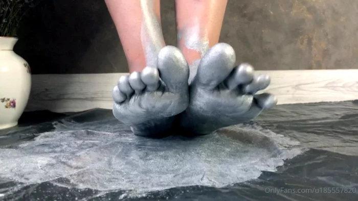 Making Art With Feet! - KATHRYNNE FEET GODDESS / MISS KATRIN - MP4