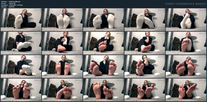 Socks Removing! 3 - KATHRYNNE FEET GODDESS / MISS KATRIN - MP4