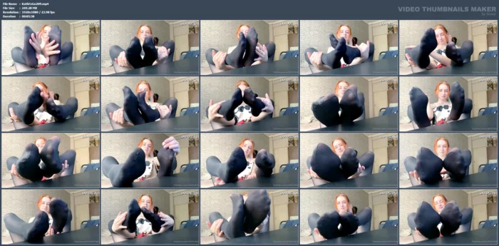 Sweaty Pantyhose Feet! - KATHRYNNE FEET GODDESS / MISS KATRIN - MP4