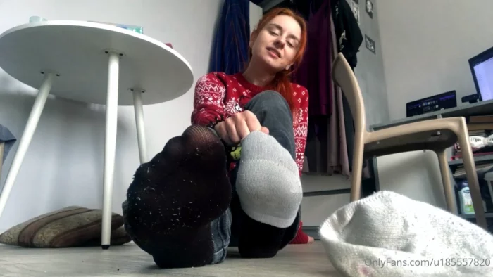 Sweaty Socks JOI! - KATHRYNNE FEET GODDESS / MISS KATRIN - MP4