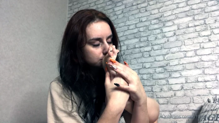 Want To JOIn? - KATHRYNNE FEET GODDESS / MISS KATRIN - MP4