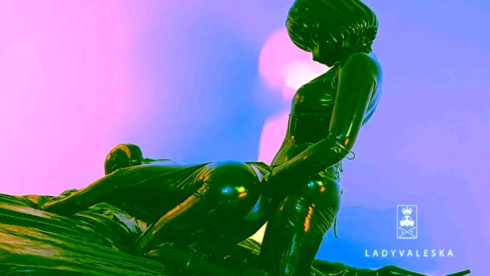 Latex Kigurumi Pegs The Gimp - LADY VALESKA - MP4