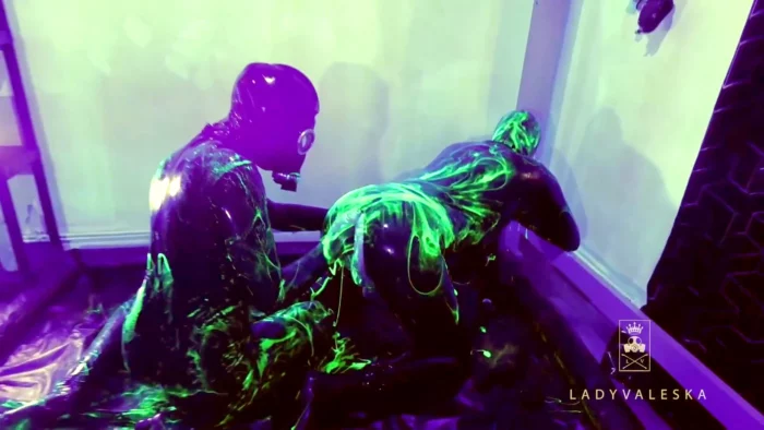 Rubber Double Fisting With Uv Slime - LADY VALESKA - MP4