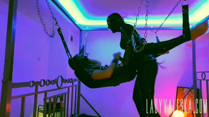 Rubber Slave Fucked In Sling - LADY VALESKA - MP4