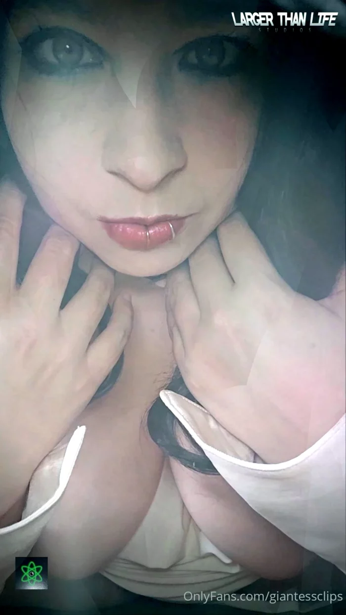 "Giant Lady Dimitrescu Has Her Way - Loki - LTL GIANTESS STUDIOS - MP4