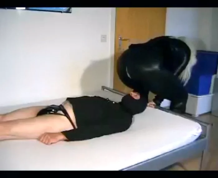 Farting - MADAME ELLEN EXPERT IN SCAT - MP4