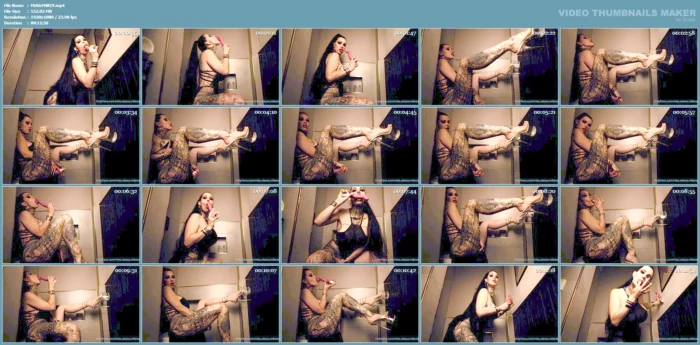 Dildo Solo In Toilet - MISS ALESSA MILANO - MP4
