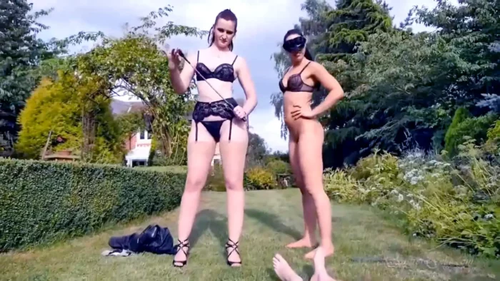 Pee & Pussy - MISTRESS GAIA SCAT - MP4