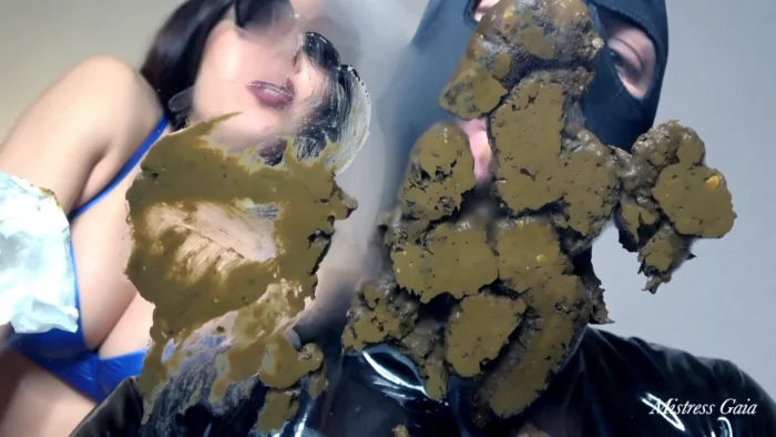 Shit On Glass - MISTRESS GAIA SCAT - MP4