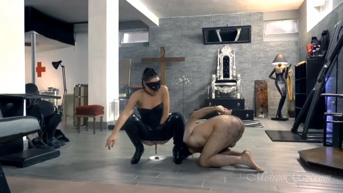 Whipping Scat Treat - MISTRESS GAIA SCAT - MP4
