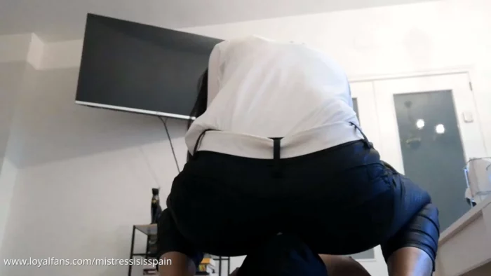 Today It's Your Turn To Smell My Feet And My Ass - MISTRESS ISIS SPAIN / EXCLUSIVE MISTRESS - MP4