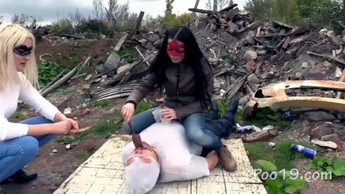 Toilet Slave's Place Is Near The Scrapyard - SMELLY MILANA SCAT - MP4