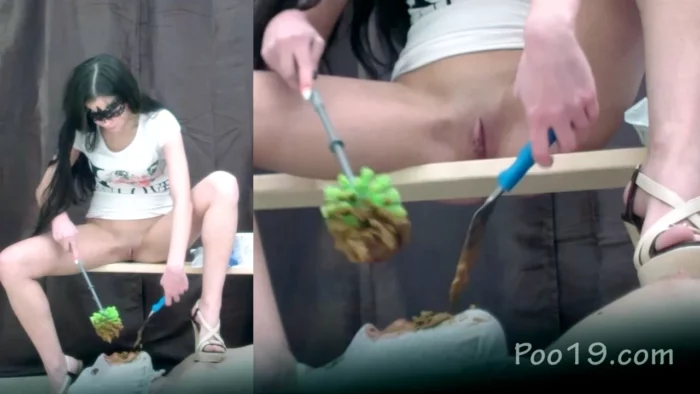 Very Painful Eating Shit Christina - SMELLY MILANA SCAT - MP4