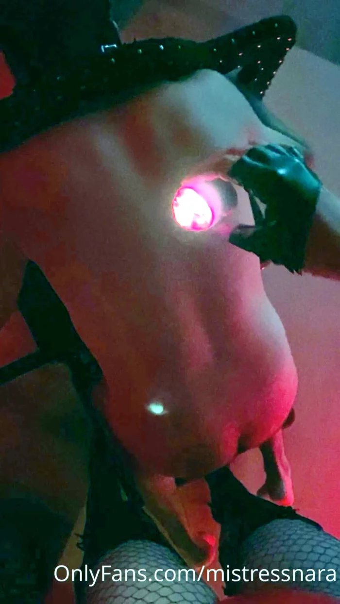 Come With Me To Discover A Little Bit Of What A Domination Session - MISTRESS NARA NEVEU - MP4