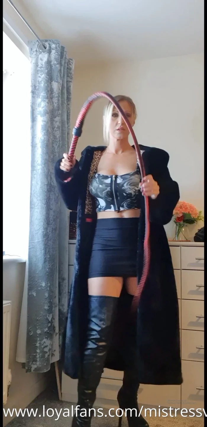 Fur, Thigh Boots A Bull Whip And Mistress Vixen - What's Not To Like? - MISTRESS VIXEN / WOMANIA EMPIRE - MP4