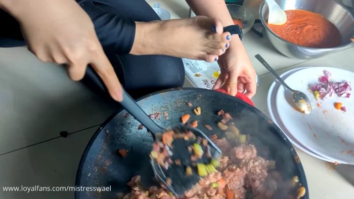 Making The Bolognaise Base - With The Help Of My Toes - MISTRESS WAEL - MP4