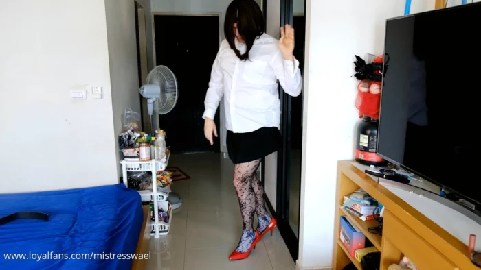 Walk Like A Girl - MISTRESS WAEL - MP4