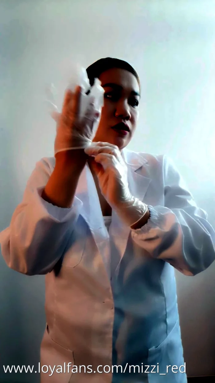 POV - Medical Play Gloves + Vibrator - MIZZY RED / THE GODDESS RED - MP4