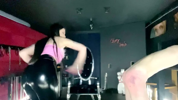 Sadistic Mistress Whipping Her Slave - MISTRESS GLAMOROUS - MP4