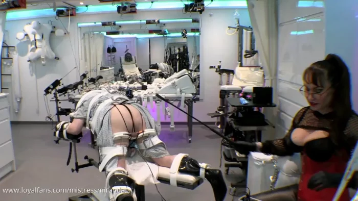 A Lesson In Humblers - MISTRESS MIRANDA / THE BONDAGE MISTRESS CLUB / BDSMLABORATORY - MP4