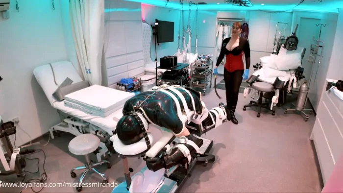 Dees Dilemma 4 - MISTRESS MIRANDA / THE BONDAGE MISTRESS CLUB / BDSMLABORATORY - MP4