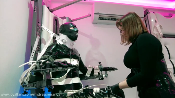 Electric Chair Part 2 - MISTRESS MIRANDA / THE BONDAGE MISTRESS CLUB / BDSMLABORATORY - MP4