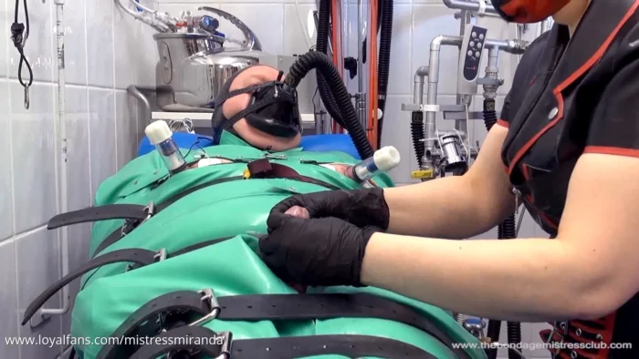 Total Rubber - MISTRESS MIRANDA / THE BONDAGE MISTRESS CLUB / BDSMLABORATORY - MP4