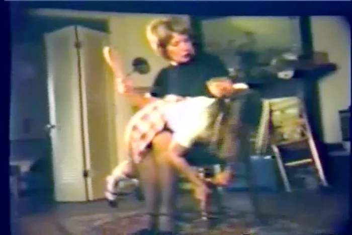 Cindy And The Hairbrush - NU-WEST - MP4