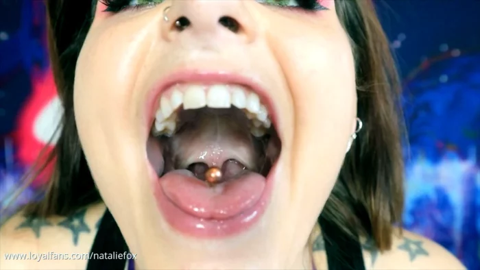 Lip Gloss - Teeth - Uvula - OBEY DIZZY - MP4